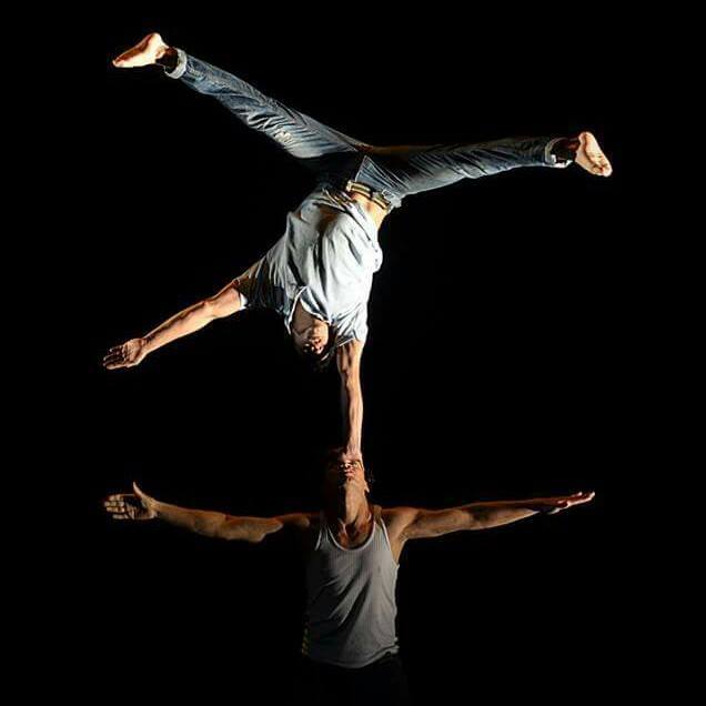 Foto tomada del Facebook de Compañia Dos Mundos Al-arte Circo.